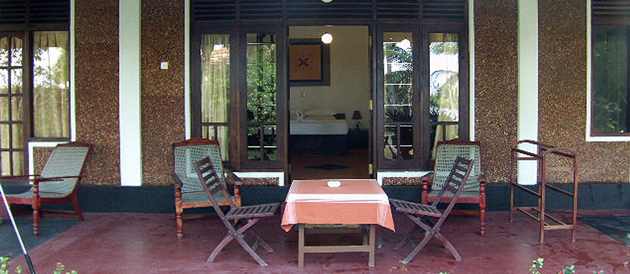 Sun & Sea, rooms at the beach, excellent fish and seafood restaurant, Bentota, Sri Lanka