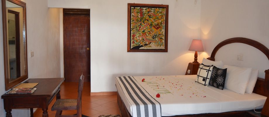 Sun & Sea, rooms at the beach, excellent fish and seafood restaurant, Bentota, Sri Lanka